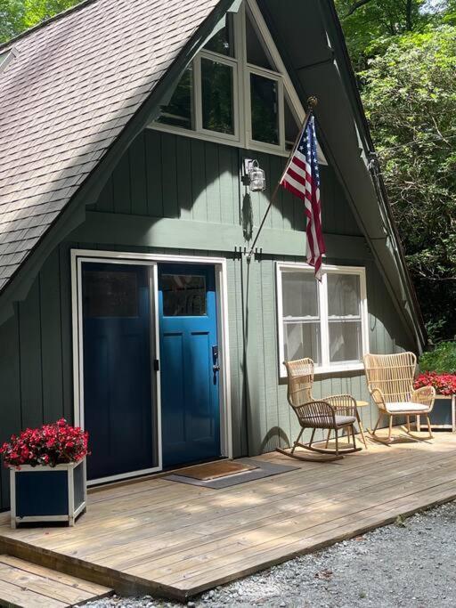 Cozy Cottage W Hot Tub, 5 Min Walk To Main St Хайлендс Екстериор снимка